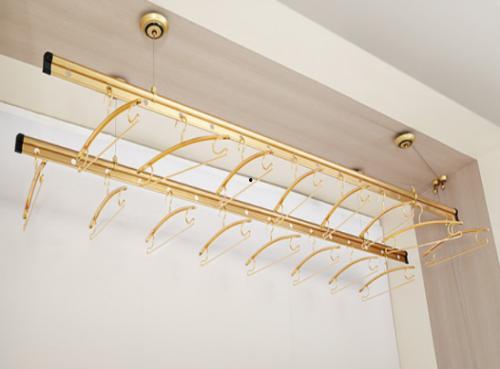 网红金属衣架安装教程图,轻松打造时尚家居新亮点