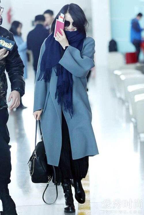 明星机场女图,机场时尚大片，捕捉明星魅力瞬间