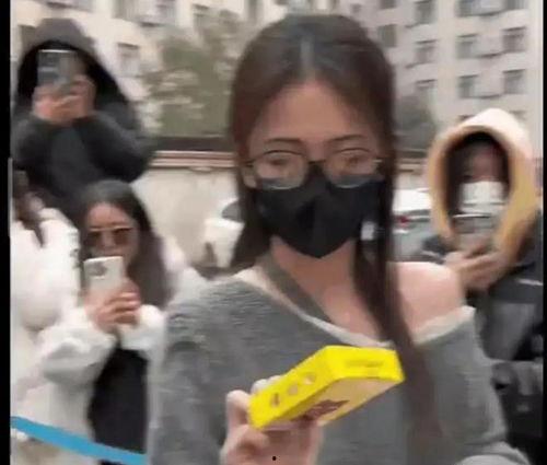 吃瓜最新事件爆料老师视频,老师视频引发热议，吃瓜群众纷纷围观